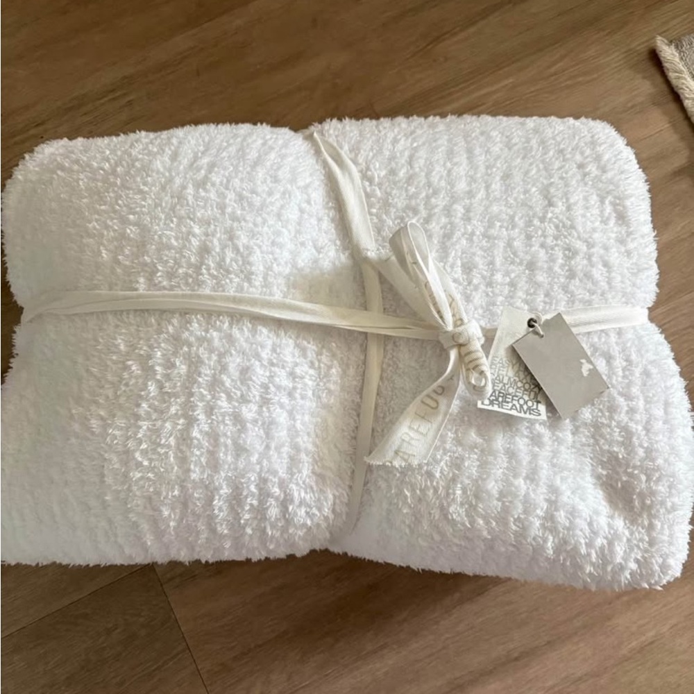 Barefoot Dreams Cozy Chic Blanket Queen White NWT